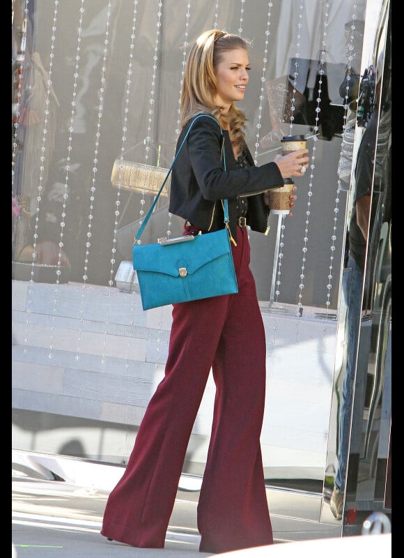 AnnaLynne McCord sur le tournage de 90210 à Beverly Hills, le 9 janvier 2012