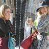 Sara Foster et AnnaLynne McCord sur le tournage de 90210 à Beverly Hills, le 9 janvier 2012