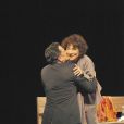 Le metteur en scène Thierry Harcourt félicite Judith Magre lors de la générale de la pièce  Rose , à  La Pépinière Théâtre , le 10 janvier 2012.
