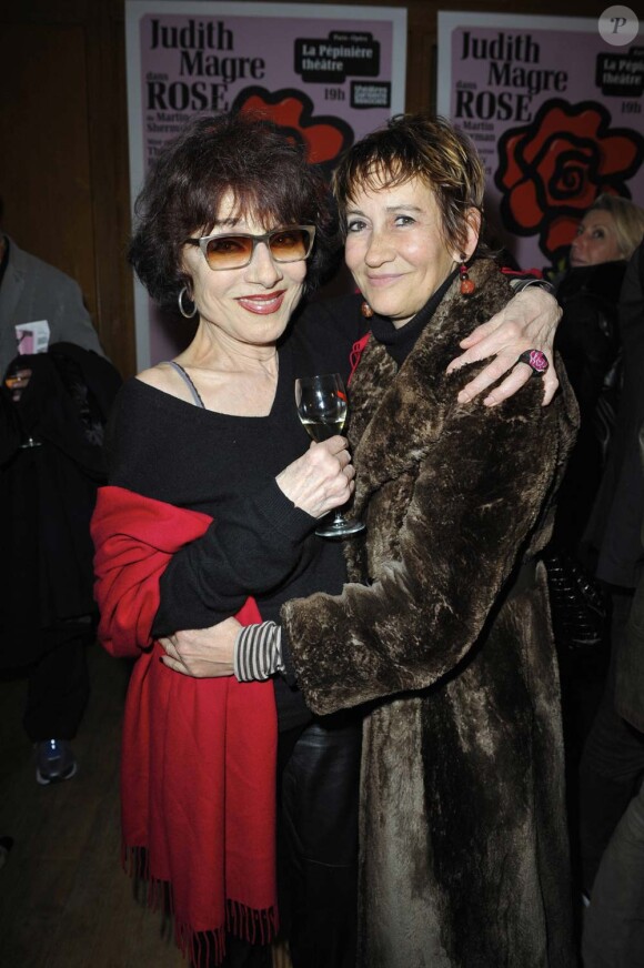 Judith Magre et Caroline Loeb lors de la générale de la pièce Rose, à La Pépinière Théâtre, le 10 janvier 2012.