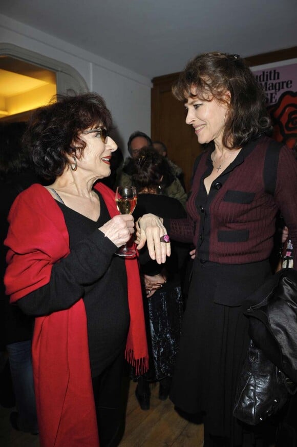 Judith Magre et Fanny Ardant lors de la générale de la pièce Rose, à La Pépinière Théâtre, le 10 janvier 2012.