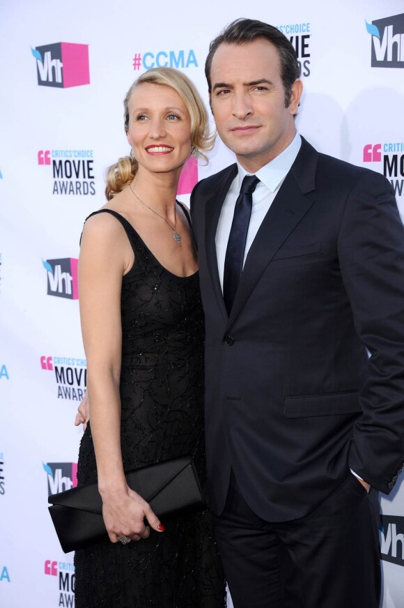 Jean Dujardin et Alexandra Lamy lors des Critics' Choice Awards, à Los Angeles, le 12 janvier 2012.