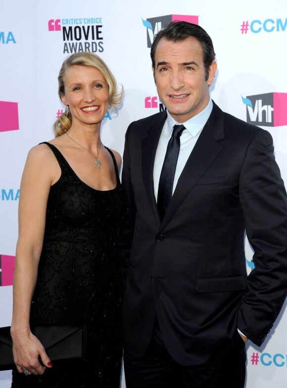 Jean Dujardin et Alexandra Lamy, couple flamboyant, durant les Critics' Choice Awards, à Los Angeles, le 12 janvier 2012.