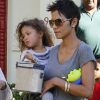 Halle Berry récupère sa petite Nahla à la sortie de l'école, le vendredi 13 janvier 2012.
