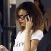 Rihanna voyage avec style à l'aéroport de Los Angeles, le 14 janvier 2012.