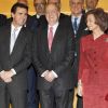 Accompagnés du ministre Soria, le roi Juan Carlos Ier et la reine Sofia d'Espagne présidaient à la clôture du 6e Forum d'Exceltur, à Madrid, le 17 janvier 2012.