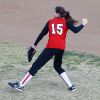 Sportive, Paris Jackson joue au softball à Los Angeles le 18 janvier 2012