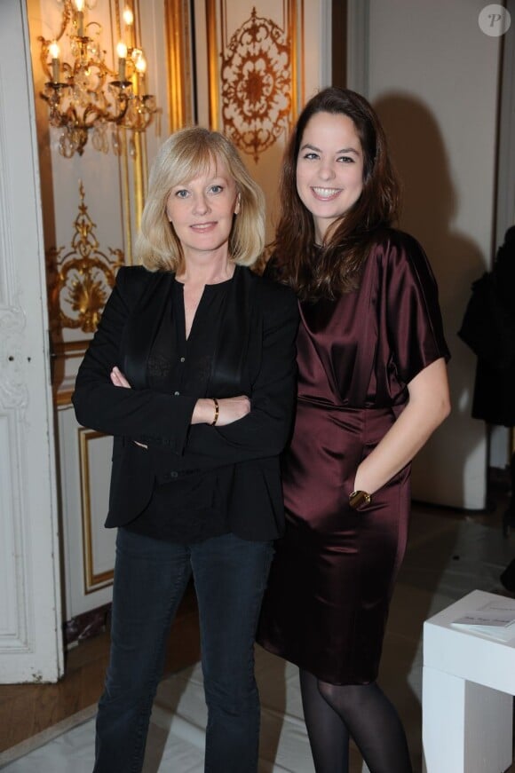 Elisa Servier et Anouchka Delon au défilé haute couture Christophe Josse à Paris, le 23 janvier 2012.