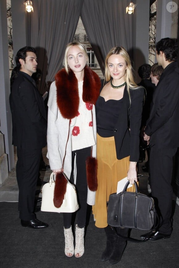 Les soeurs Claire et Virginie Courtin-Clarins au défilé haute-couture à Paris, le 23 janvier 2012.