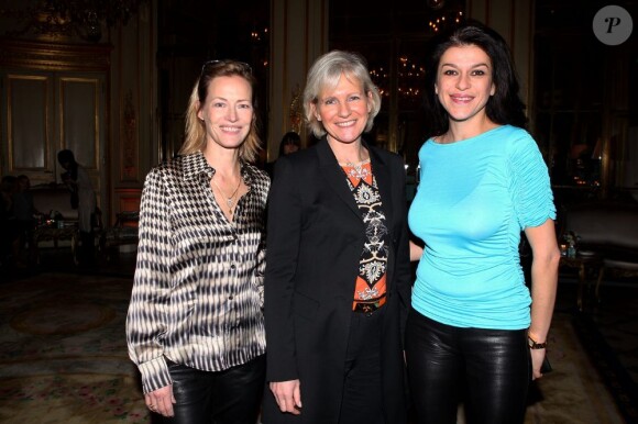 Gabrielle Lazure, Franka Holtmann et Jovanka Sopalovic lors de la soirée Galette Tiffany pour les reines du Meurice, à l'hôtel Meurice, le 10 janvier 2012