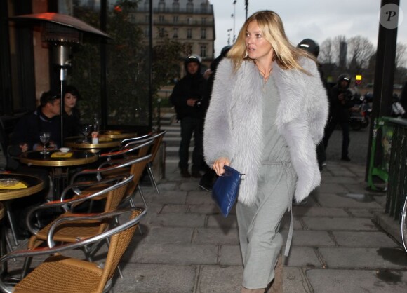 Kate Moss dans les rues de Paris le 25 janvier 2012