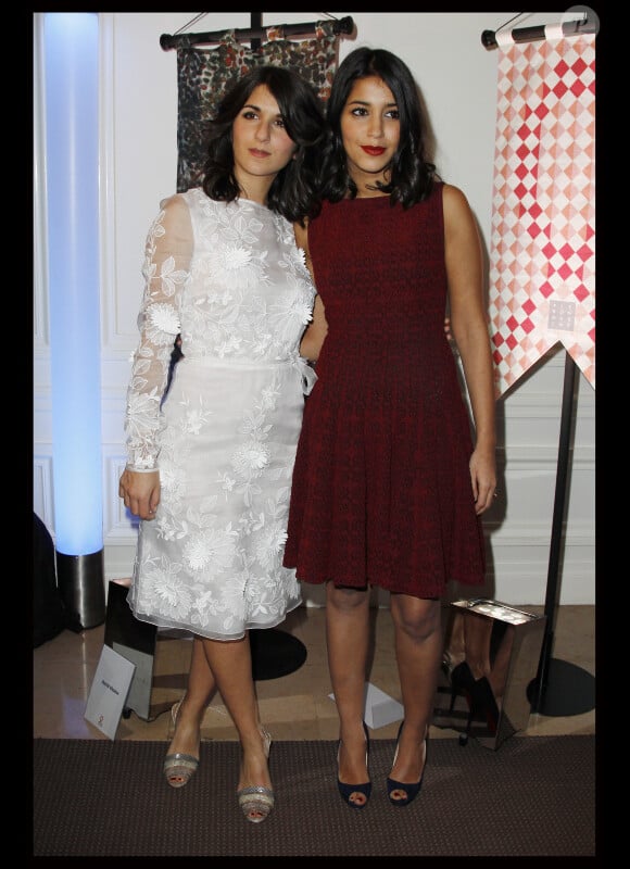 Géraldine Nakache et Leïla Bekhti au Dîner de la mode en faveur du Sidaction, au Pavillon d'Armenonville à Paris, le 26 janvier 2012.