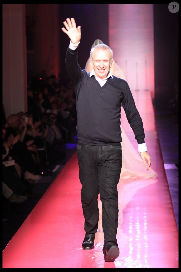 Jean-Paul Gaultier rendait hommage à Amy Winhouse lors de son défilé haute couture à Paris, le 25 janvier 2012.