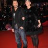 Christophe Maé et sa femme Nadège ont quitté leur repaire pour apparaître sur le tapis rouge de la 13e édition des NRJ Music Awards, au palais des festivals de Cannes, le 28 janvier 2012.