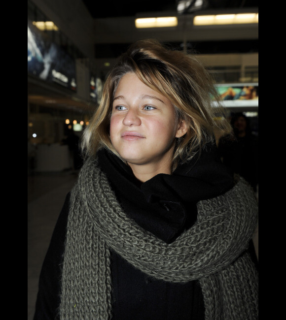 Selah Sue arrive à l'aéroport de Nice, le 29 janvier 2012
