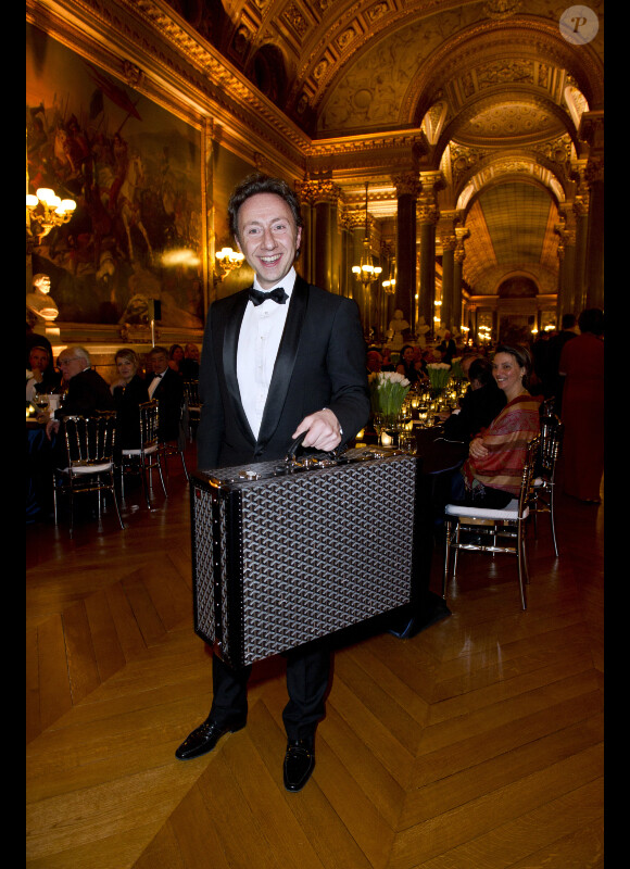 Stéphane Bern lors de la soirée de gala au château de Versailles, au profit de l'association AVEC (Association pour la vie espoir contre le cancer), le 30 janvier 2012