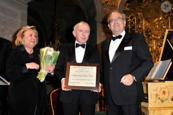 Monsieur Pinault lors de la soirée de gala au château de Versailles, au profit de l'association AVEC (Association pour la vie espoir contre le cancer), le 30 janvier 2012