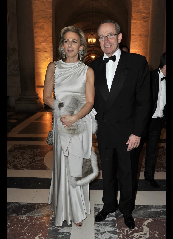Anne Fulda et Renaud Donnedieu de Vabres lors de la soirée de gala au château de Versailles, au profit de l'association AVEC (Association pour la vie espoir contre le cancer), le 30 janvier 2012
