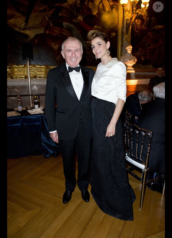 François Pinault et la princesse Clotilde Coureau lors de la soirée de gala au château de Versailles, au profit de l'association AVEC (Association pour la vie espoir contre le cancer), le 30 janvier 2012