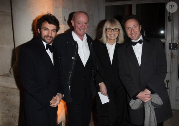 Mireille Darc et Pascal Desprez et Stéphane Bern lors de la soirée de gala au château de Versailles, au profit de  l'association AVEC (Association pour la vie espoir contre le cancer), le  30 janvier 2012