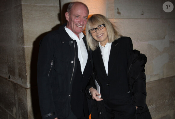 Mireille Darc et Pascal Desprez lors de la soirée de gala au château de Versailles, au profit de  l'association AVEC (Association pour la vie espoir contre le cancer), le  30 janvier 2012