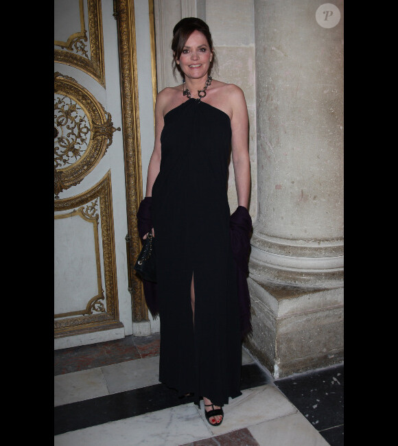 Sandrine Dominguez lors de la soirée de gala au château de Versailles, au profit de  l'association AVEC (Association pour la vie espoir contre le cancer), le  30 janvier 2012