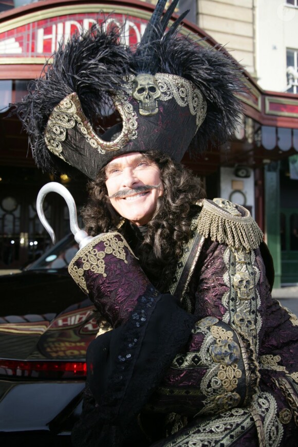 David Hasselhoff dans la peau du Capitaine Crochet en décembre 2011 à Bristol