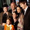 Demi Moore, Bruce Willis, leurs filles Rumer, Scout, Tallulah, et Ashton Kutcher et en 2003 à Los Angeles.