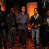 Le groupe Tale of Voices interprète une reprise a cappella de Les Lionnes de Yannick Noah pour la bande originale du film Félins signé Disneynature, au cinéma le 1er février 2012.