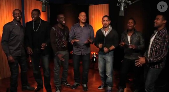 Le groupe Tale of Voices interprète une reprise a cappella de Les Lionnes de Yannick Noah pour la bande originale du film Félins signé Disneynature, au cinéma le 1er février 2012.