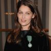 Laetitia Casta a reçu une décoration dans l'ordre des Arts et Lettres à Paris, le 1er février 2012.