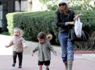 Sarah Jessica Parker : Balade fraîche avec ses jumelles enfin bien couvertes !