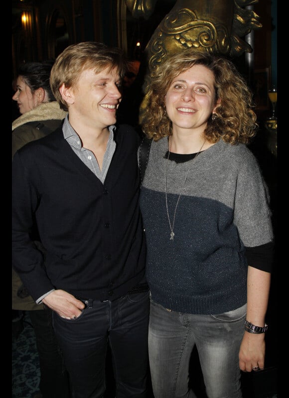 Alex Lutz et sa femme Mathilde Vial lors des représentations exceptionnelles de février du spectacle Formule enrichie avec encore plus de Lutz à l'intérieur aux Folies Bergère à Paris