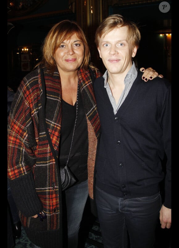 Alex Lutz et Michèle Bernier lors des représentations exceptionnelles de février du spectacle Formule enrichie avec encore plus de Lutz à l'intérieur aux Folies Bergère à Paris