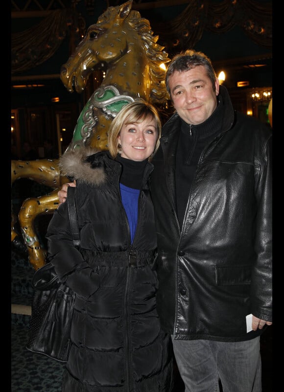 Laurent Gamelon et sa femme lors des représentations exceptionnelles de février du spectacle Formule enrichie avec encore plus de Lutz à l'intérieur aux Folies Bergère à Paris