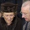 Le roi Albert II et la reine Paola ainsi que l'ensemble de la famille royale belge se sont rassemblés en l'église Notre-Dame de Laeken au matin du 16 février 2012 pour honorer la mémoire de leurs défunts aïeux et se recueillir dans la crypte royale.