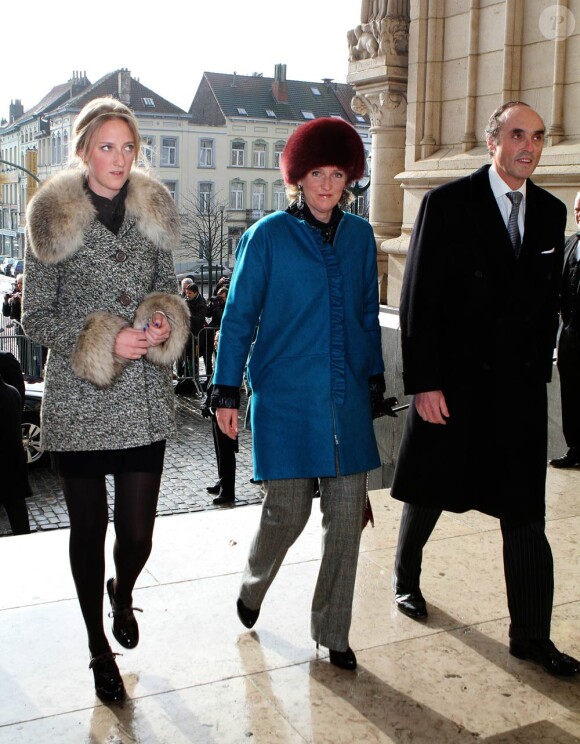 La princesse Astrid et le prince Lorenz étaient accompagnés  de leur fille de 23 ans, la princesse Maria Laura de Belgique.
La famille royale belge s'est rassemblée en l'église Notre-Dame de Laeken au matin du 16 février 2012 pour honorer la mémoire de ses défunts aïeux et se recueillir dans la crypte royale.