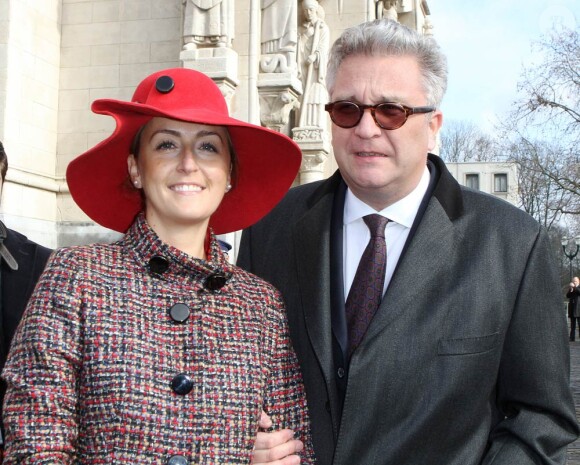 Le prince Laurent et la princesse Claire, les ''bannis'' de 2011, prenaient bien part à la messe du 16 février. La famille royale belge s'est rassemblée en l'église Notre-Dame de Laeken au matin du 16 février 2012 pour honorer la mémoire de ses défunts aïeux et se recueillir dans la crypte royale.