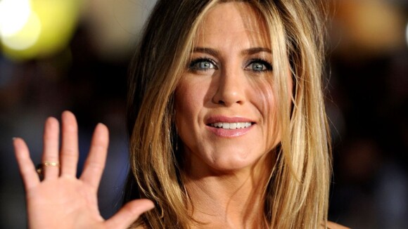 Jennifer Aniston brille sous les flashs et snobe royalement son Justin Theroux