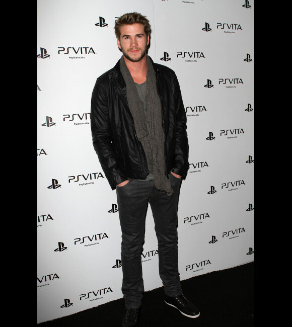 Liam Hemsworth le 15 février 2012 pour le lancement de la PS Vita à Hollywood