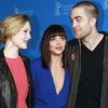 Robert Pattinson, Christina Ricci et Holliday Grainger au festival de Berlin pour présenter Bel Ami, le 17 février 2012.