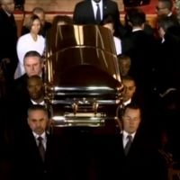 Obsèques de Whitney Houston : Un dernier adieu entre rires, larmes et chansons