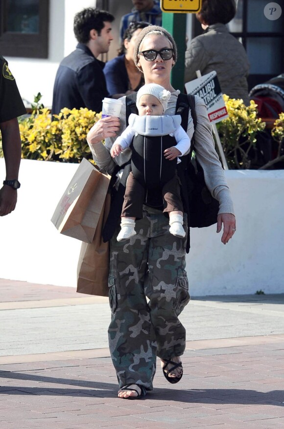 Après-midi entre filles pour Pink et sa fille Willow, qui sont sorties à Malibu pour une séance shopping. Le 18 février 2012.