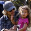 Gabriel Aubry et sa fille Nahla au zoo de Los Angeles, le 19 février 2012
