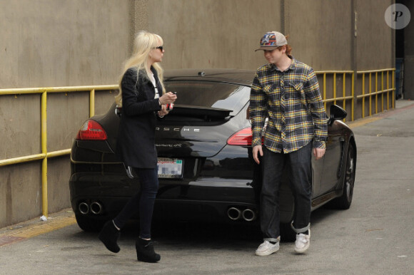 Lindsay Lohan partage un moment avec son frère après s'être rendue chez le médecin pour un check up à Los Angeles le 20 février 2012