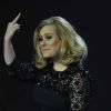 Le doigt d'Adele aux Brit Awards, à Londres, le 21 février 2012.