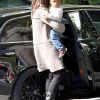 Sandra Bullock accompagne son petit Louis à la crèche, le mardi 21 février 2012.