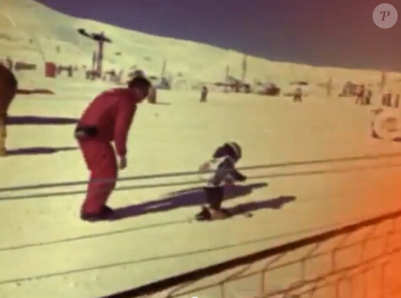 Léon, fils de Jamel Debbouze, au ski
