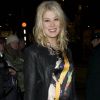 Rosamund Pike sur le tapis rouge de la soirée pré-BAFTA Awards Charles Finch et Chanel à Londres le 11 février 2012. Elle était alors enceinte de sept mois de son premier enfant, attendu en avril 2012.