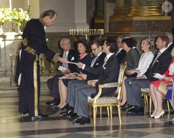 La famille royale assistait à un Te Deum au lendemain de la naissance de la princesse Estelle, le 24 février 2012 en la chapelle royale.